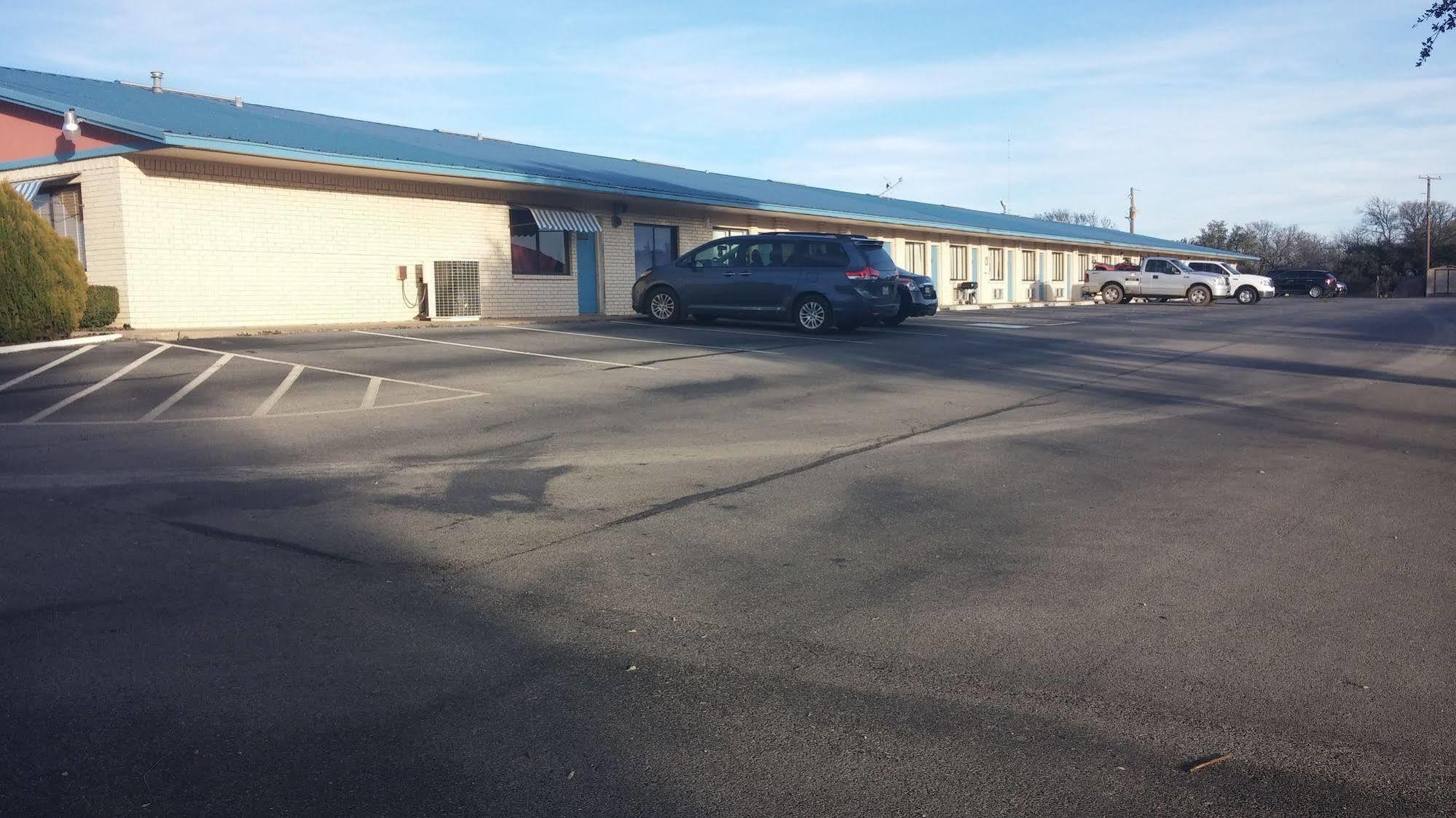 Budget Host Inn Eastland Extérieur photo